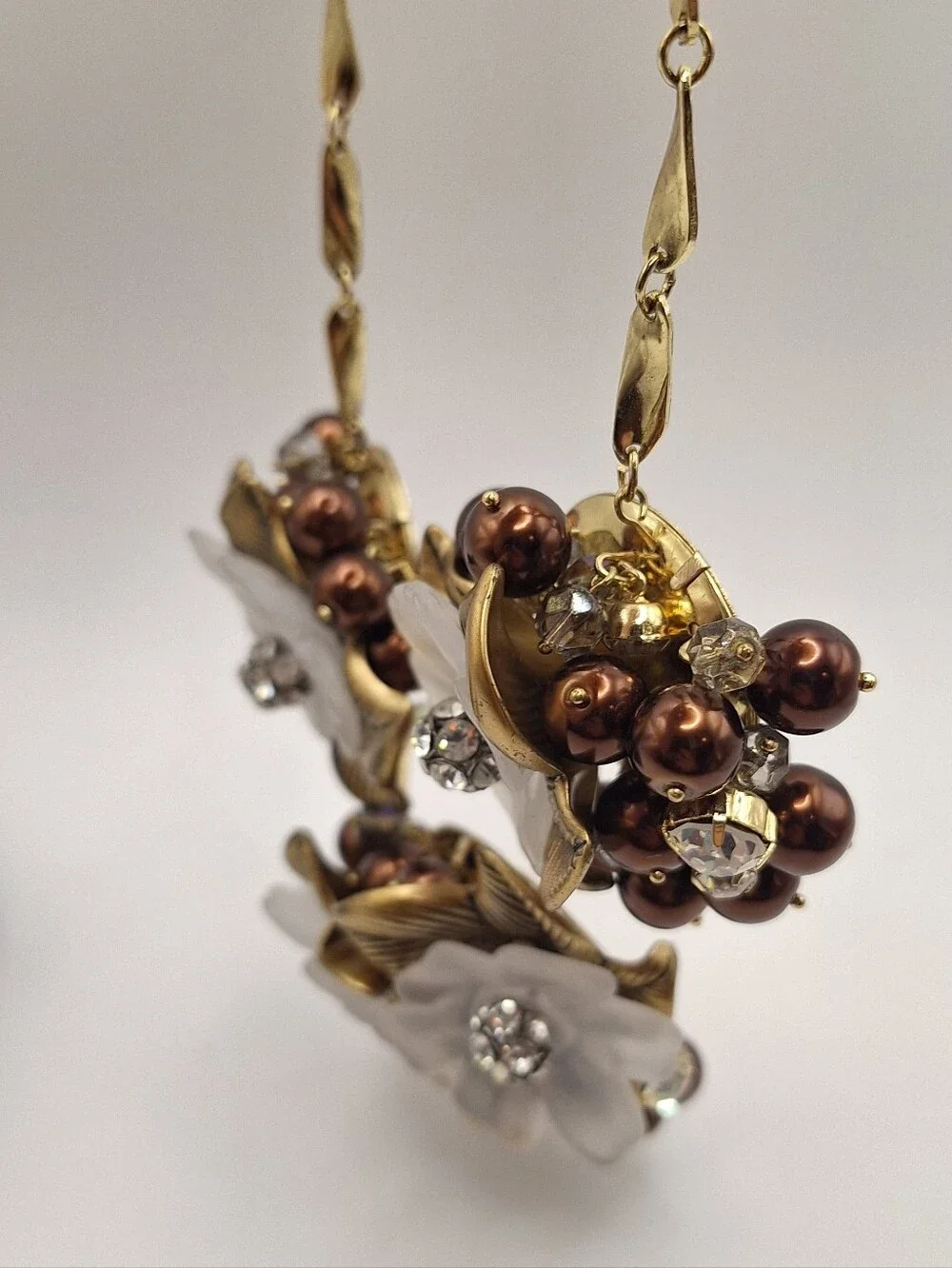 Coldwater Creek Gold-Tone Necklace with Frosted White Flowers and Brown Beads